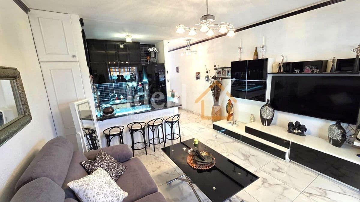1 bedroom Apartment for sale in Los Cristianos with garage - € 380,000 (Ref: 9838876)