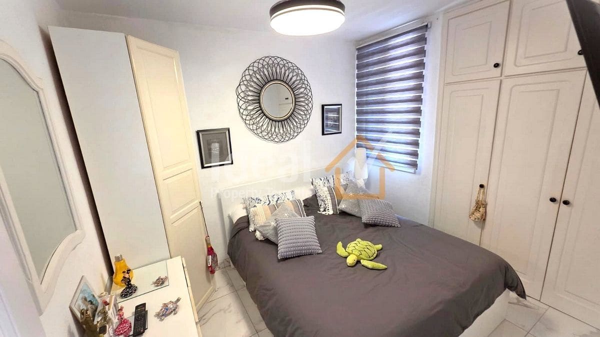 1 bedroom Apartment for sale in Los Cristianos with garage - € 380,000 (Ref: 9838876)