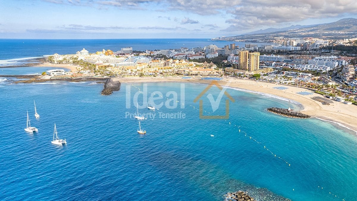 1 bedroom Apartment for sale in Los Cristianos with garage - € 380,000 (Ref: 9838876)