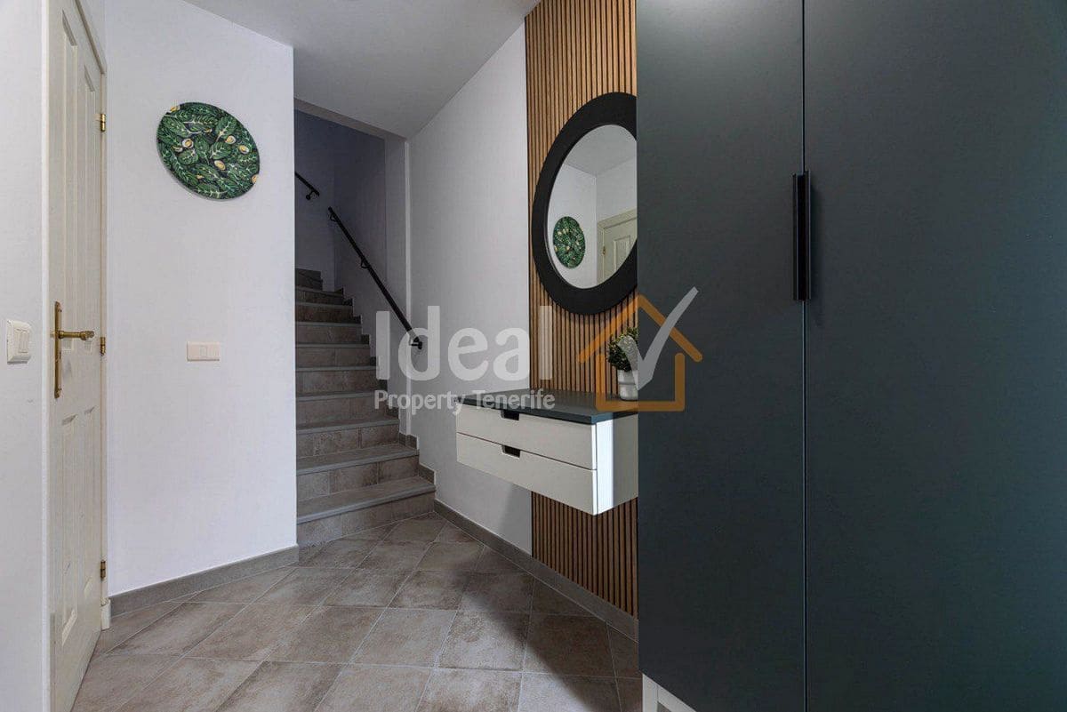 4 soveværelse Semi-Rækkehus til salg i Adeje med swimmingpool garage - € 585.000 (Ref: 9866452)