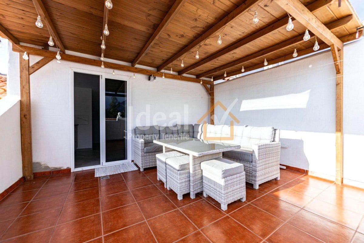 4 soveværelse Semi-Rækkehus til salg i Adeje med swimmingpool garage - € 585.000 (Ref: 9866452)