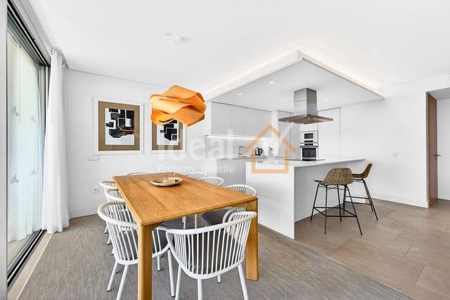 3 chambre Appartement à vendre à Guía de Isora avec piscine garage - 1 690 000 € (Ref: 9866453)