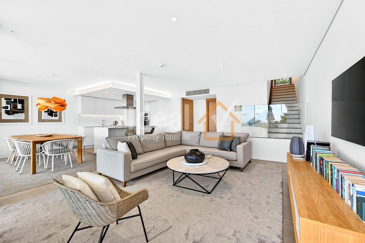 3 chambre Appartement à vendre à Guia de Isora avec piscine garage - 1 690 000 € (Ref: 9866453)