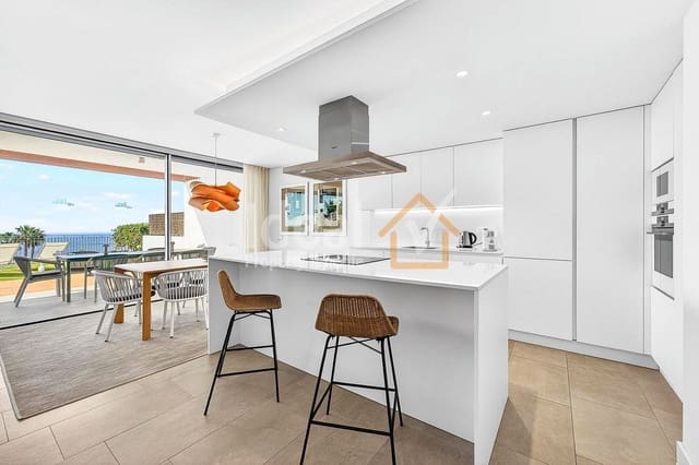 3 chambre Appartement à vendre à Guía de Isora avec piscine garage - 1 690 000 € (Ref: 9866453)