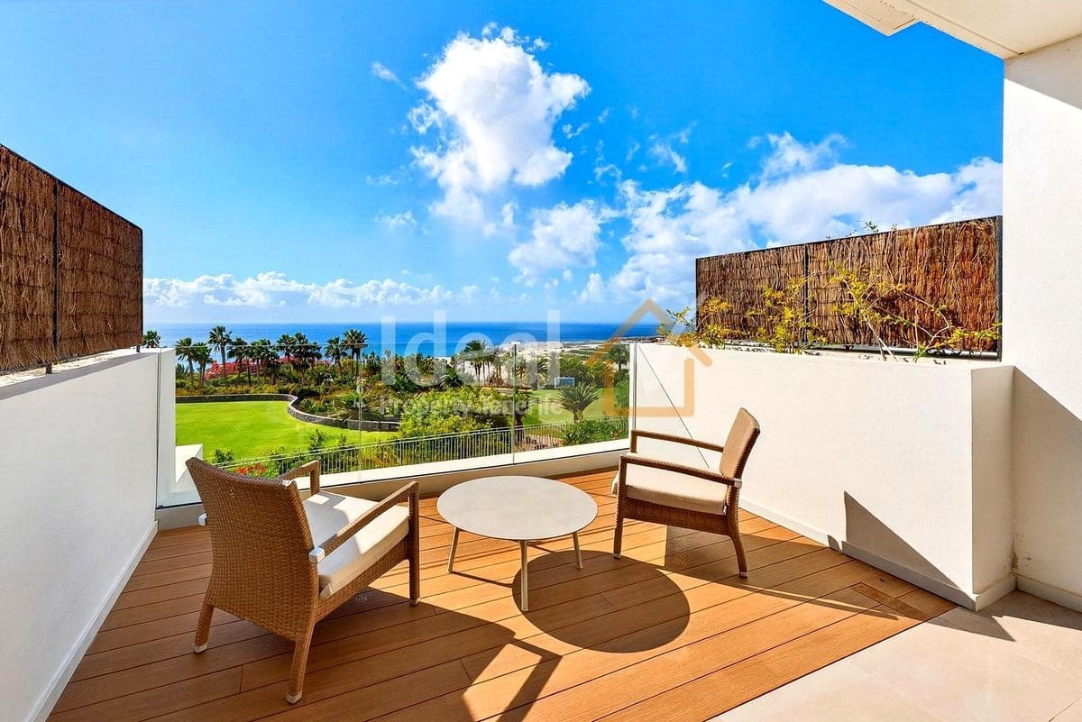 3 chambre Appartement à vendre à Guia de Isora avec piscine garage - 1 690 000 € (Ref: 9866453)
