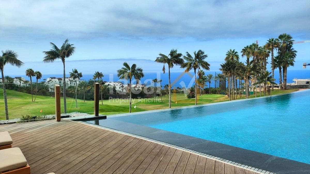 3 chambre Appartement à vendre à Guia de Isora avec piscine garage - 1 690 000 € (Ref: 9866453)