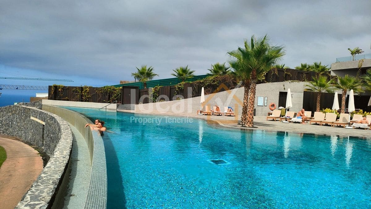 3 chambre Appartement à vendre à Guia de Isora avec piscine garage - 1 690 000 € (Ref: 9866453)