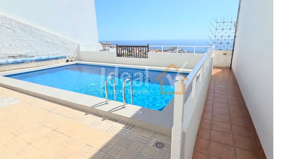 2 sypialnia Dom blizniak na sprzedaż w Los Gigantes z basenem garażem - 495 000 € (Ref: 9893685)