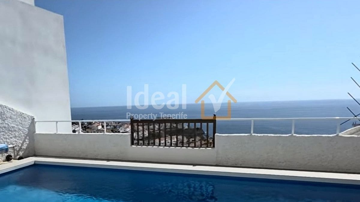 2 sypialnia Dom blizniak na sprzedaż w Los Gigantes z basenem garażem - 495 000 € (Ref: 9893685)