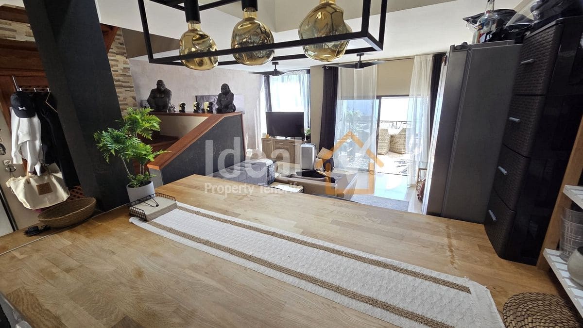 2 sypialnia Dom blizniak na sprzedaż w Los Gigantes z basenem garażem - 495 000 € (Ref: 9893685)