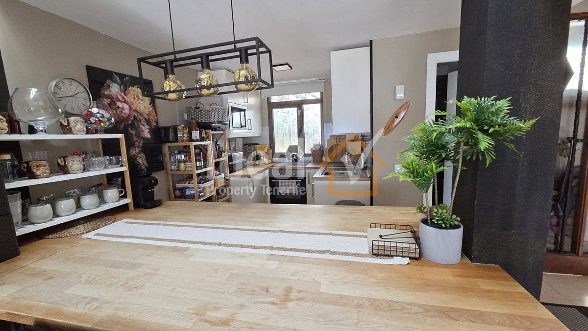2 sypialnia Dom blizniak na sprzedaż w Los Gigantes z basenem garażem - 495 000 € (Ref: 9893685)