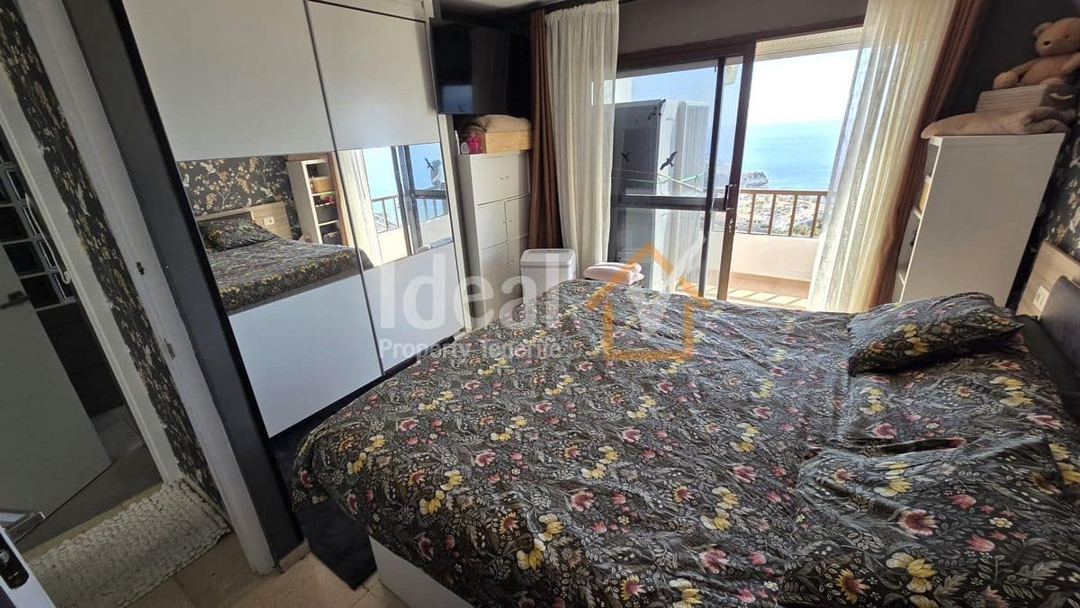 2 sypialnia Dom blizniak na sprzedaż w Los Gigantes z basenem garażem - 495 000 € (Ref: 9893685)