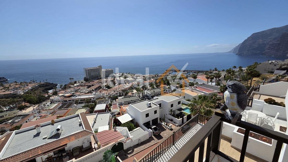 2 sypialnia Dom blizniak na sprzedaż w Los Gigantes z basenem garażem - 495 000 € (Ref: 9893685)