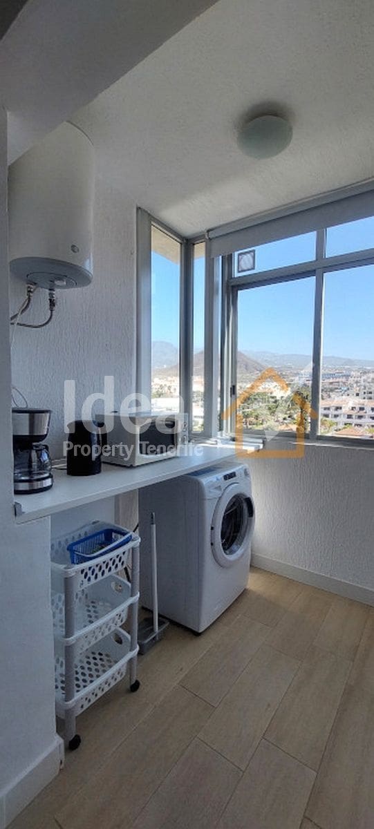 Apartamento de 2 habitaciones en Los Cristianos en venta con piscina - 490.000 € (Ref: 9895729)