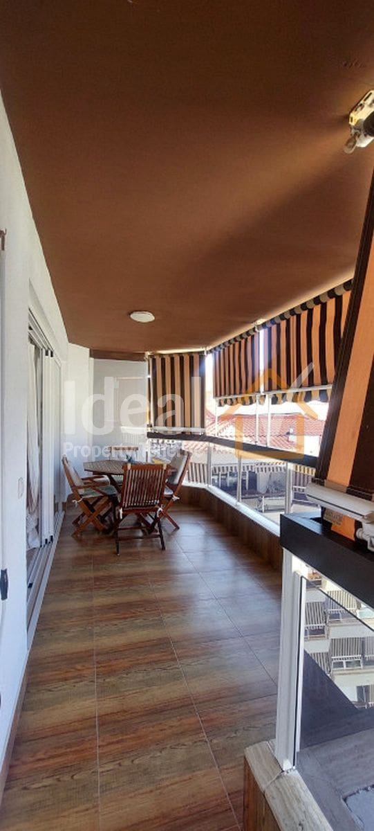 Apartamento de 2 habitaciones en Los Cristianos en venta con piscina - 490.000 € (Ref: 9895729)