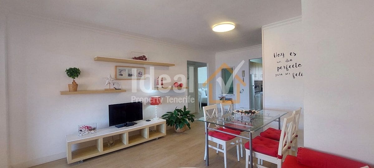 Apartamento de 2 habitaciones en Los Cristianos en venta con piscina - 490.000 € (Ref: 9895729)