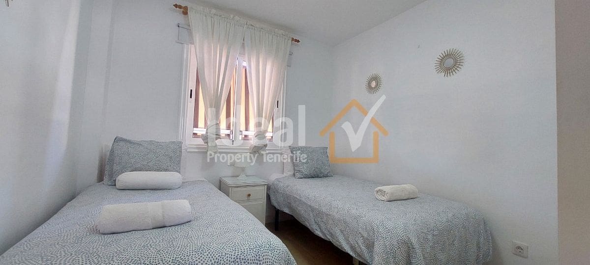 Apartamento de 2 habitaciones en Los Cristianos en venta con piscina - 490.000 € (Ref: 9895729)