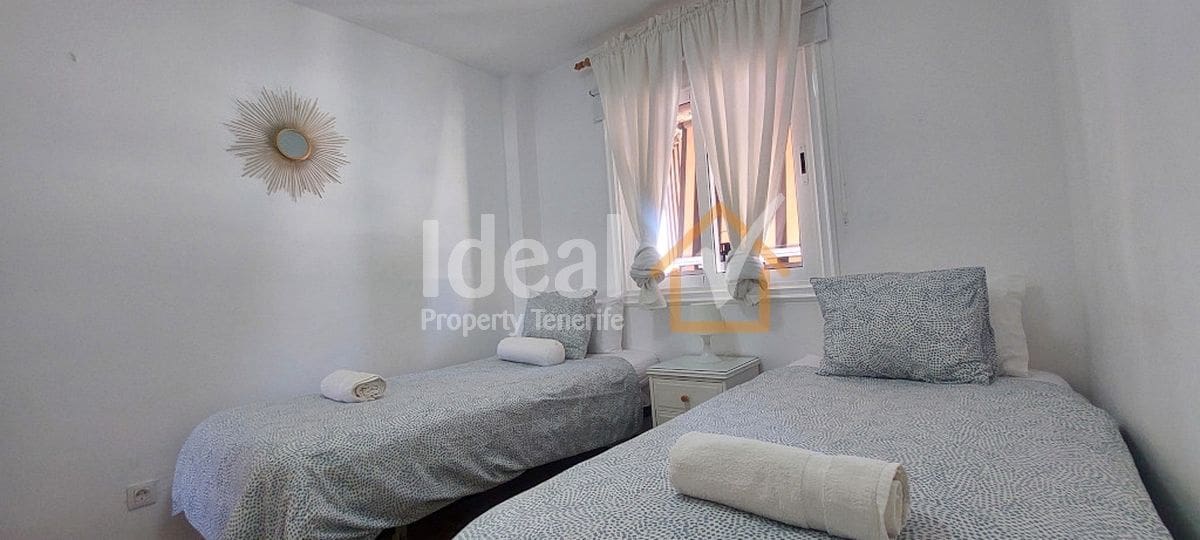 Apartamento de 2 habitaciones en Los Cristianos en venta con piscina - 490.000 € (Ref: 9895729)