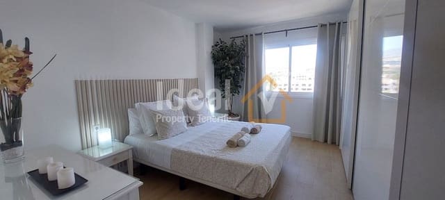 Apartamento de 2 habitaciones en Los Cristianos, Arona en venta con piscina - 490.000 € (Ref: 9895729)