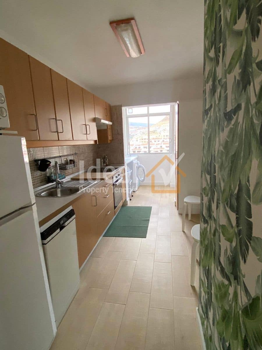 Apartamento de 2 habitaciones en Los Cristianos en venta con piscina - 490.000 € (Ref: 9895729)