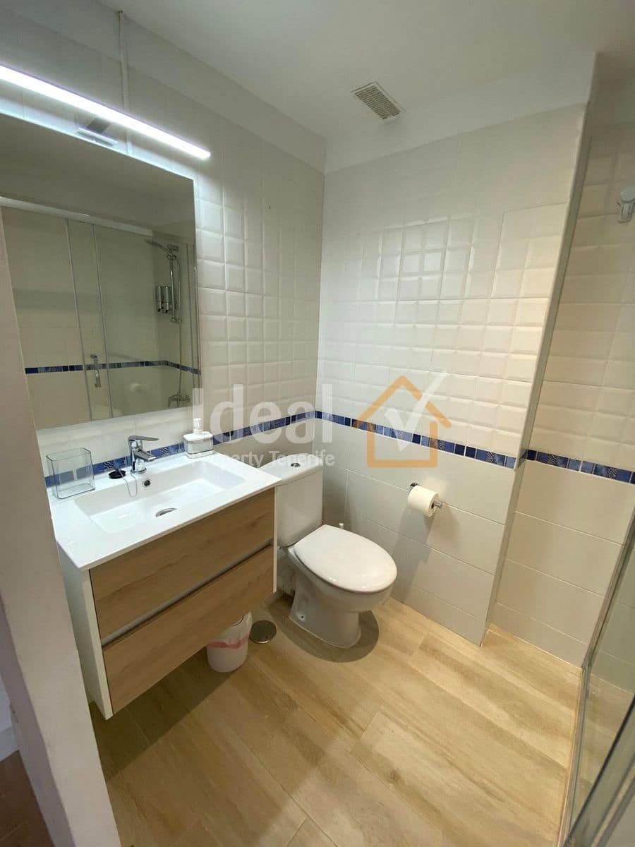 Apartamento de 2 habitaciones en Los Cristianos en venta con piscina - 490.000 € (Ref: 9895729)
