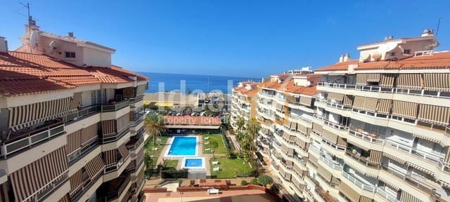 Apartamento de 2 habitaciones en Los Cristianos, Arona en venta con piscina - 490.000 € (Ref: 9895729)