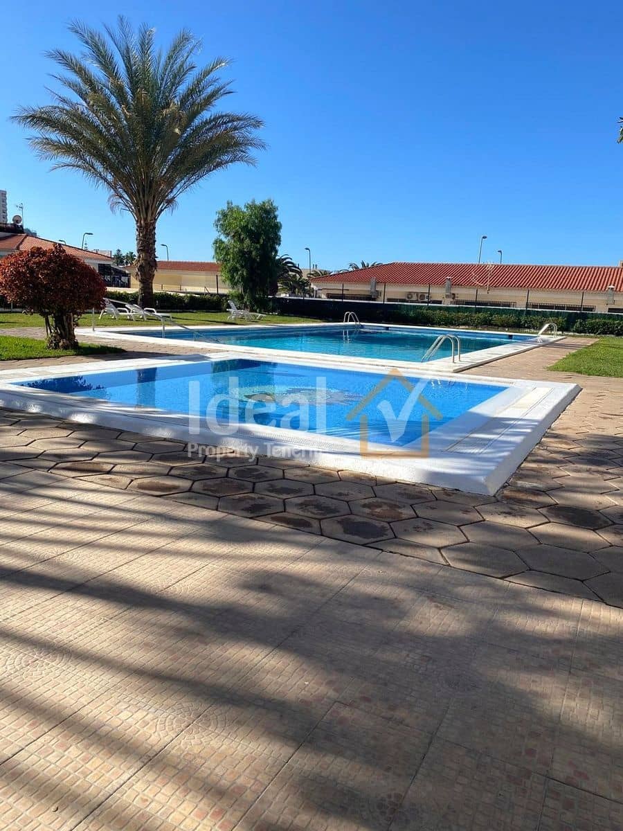 Apartamento de 2 habitaciones en Los Cristianos en venta con piscina - 490.000 € (Ref: 9895729)