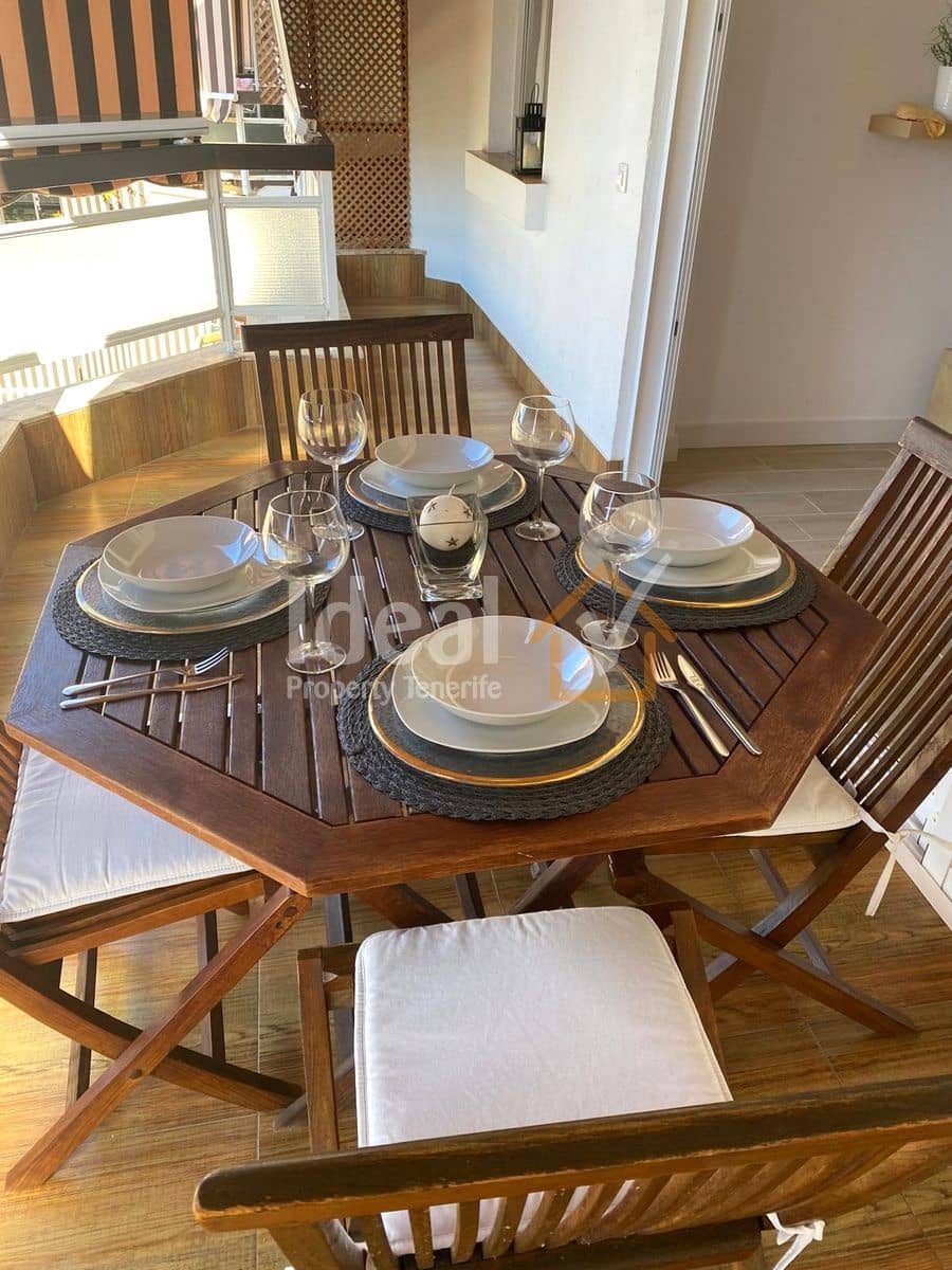 Apartamento de 2 habitaciones en Los Cristianos en venta con piscina - 490.000 € (Ref: 9895729)