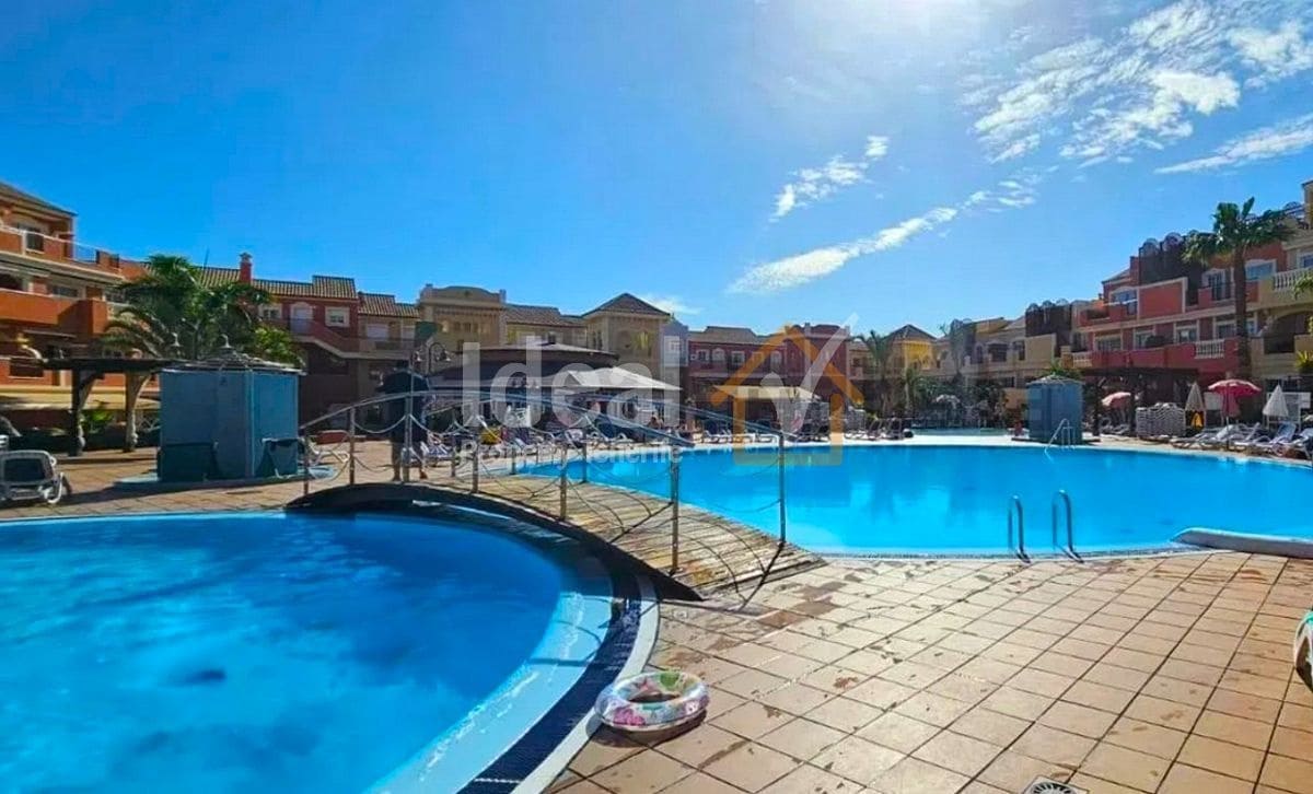 Apartamento de 2 habitaciones en Los Cristianos en venta con piscina - 330.000 € (Ref: 9902788)