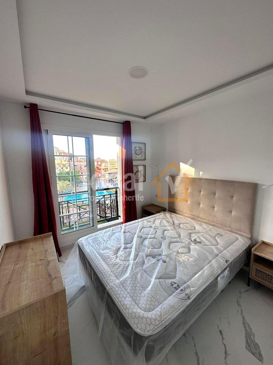 Apartamento de 2 habitaciones en Los Cristianos en venta con piscina - 330.000 € (Ref: 9902788)