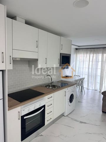 Apartamento de 2 habitaciones en Los Cristianos, Arona en venta con piscina - 330.000 € (Ref: 9902788)