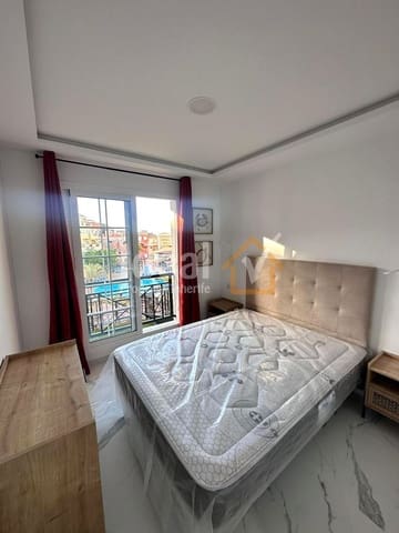 Apartamento de 2 habitaciones en Los Cristianos, Arona en venta con piscina - 330.000 € (Ref: 9902788)