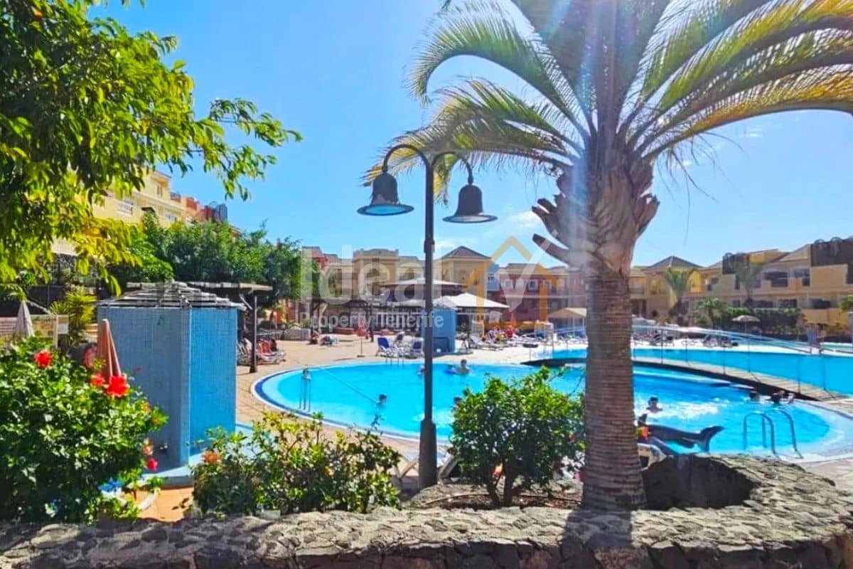 Apartamento de 2 habitaciones en Los Cristianos en venta con piscina - 330.000 € (Ref: 9902788)