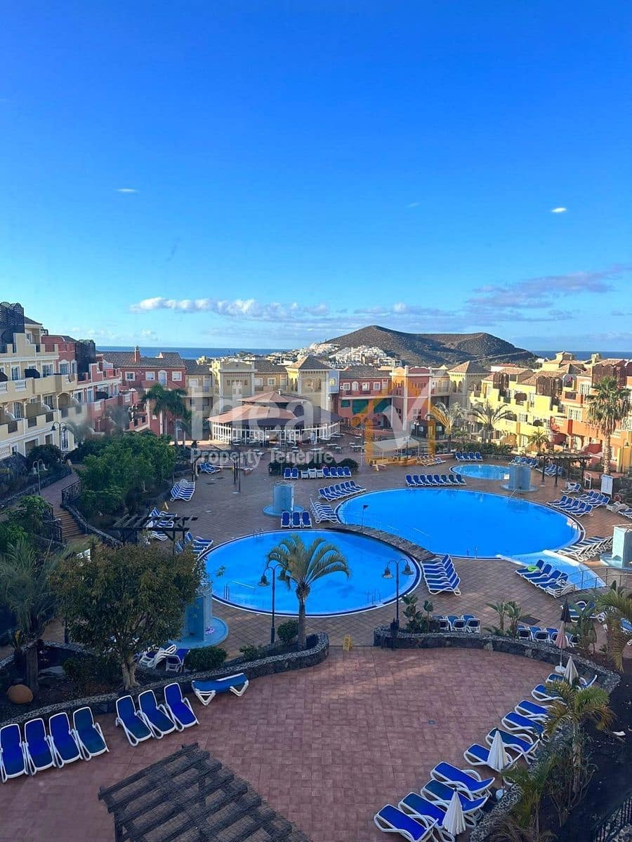 Apartamento de 2 habitaciones en Los Cristianos en venta con piscina - 330.000 € (Ref: 9902788)