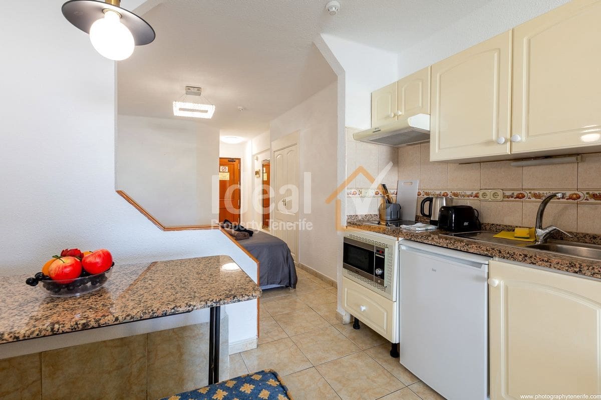 Studio zu verkaufen in Costa Adeje mit Pool - 210.000 € (Ref: 9923187)