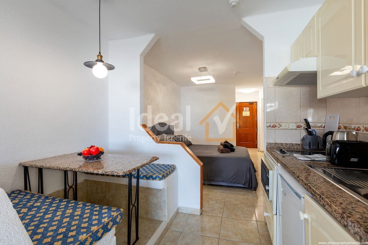 Studio zu verkaufen in Costa Adeje mit Pool - 210.000 € (Ref: 9923187)
