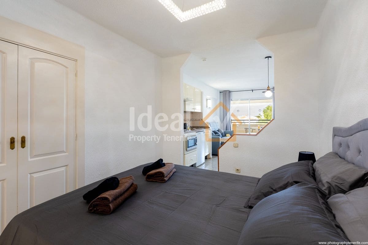 Studio zu verkaufen in Costa Adeje mit Pool - 210.000 € (Ref: 9923187)