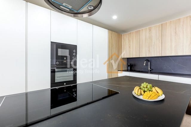 3 soveværelse Lejlighed til salg i Torviscas, Adeje med swimmingpool garage - € 715.000 (Ref: 9932794)