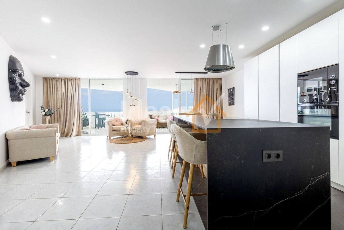 3 bedroom Apartment for sale in Torviscas with pool garage - € 715,000 (Ref: 9932794)
