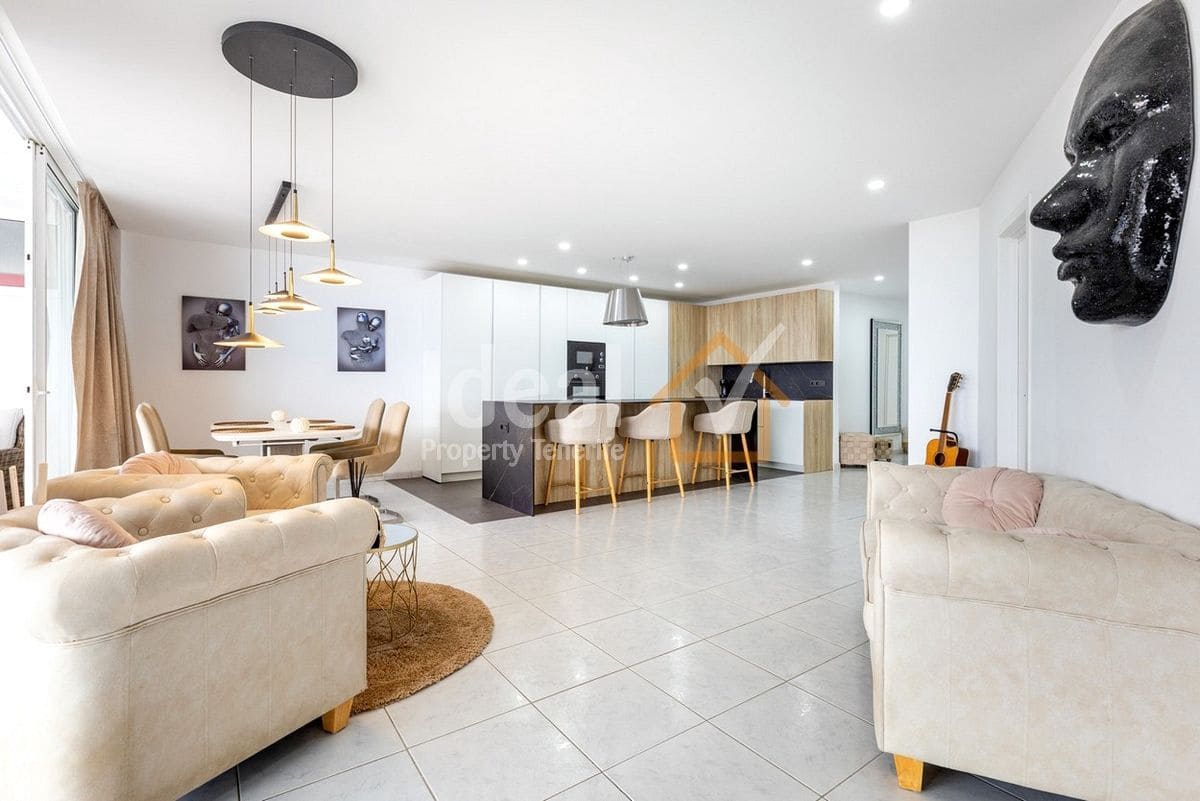 3 bedroom Apartment for sale in Torviscas with pool garage - € 715,000 (Ref: 9932794)