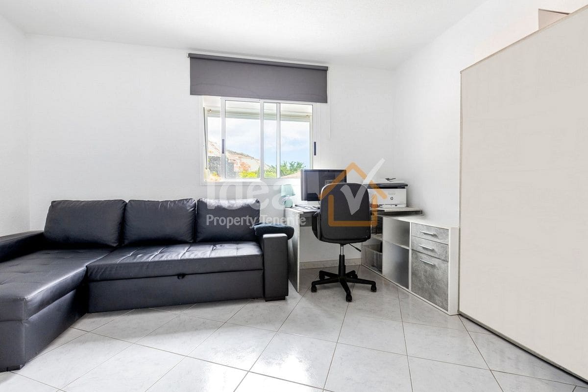 3 bedroom Apartment for sale in Torviscas with pool garage - € 715,000 (Ref: 9932794)