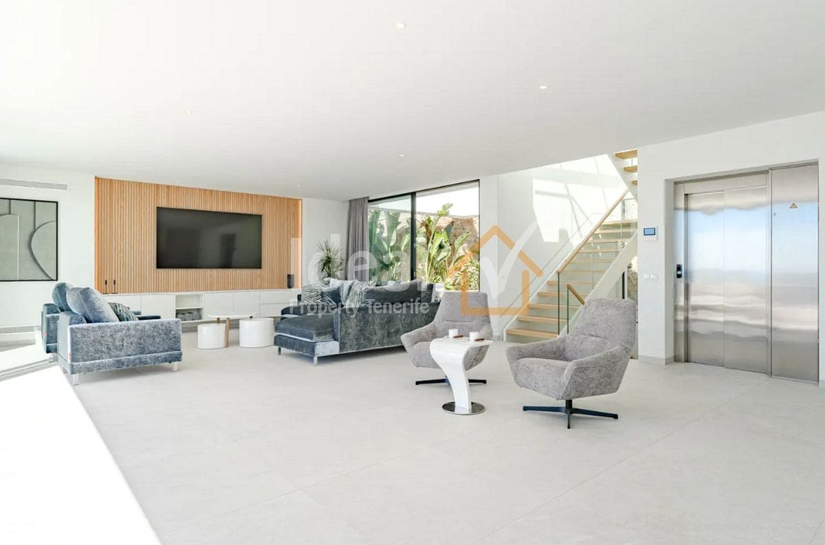 3 soveværelse Villa til salg i Costa Adeje med swimmingpool garage - € 3.810.000 (Ref: 9996598)