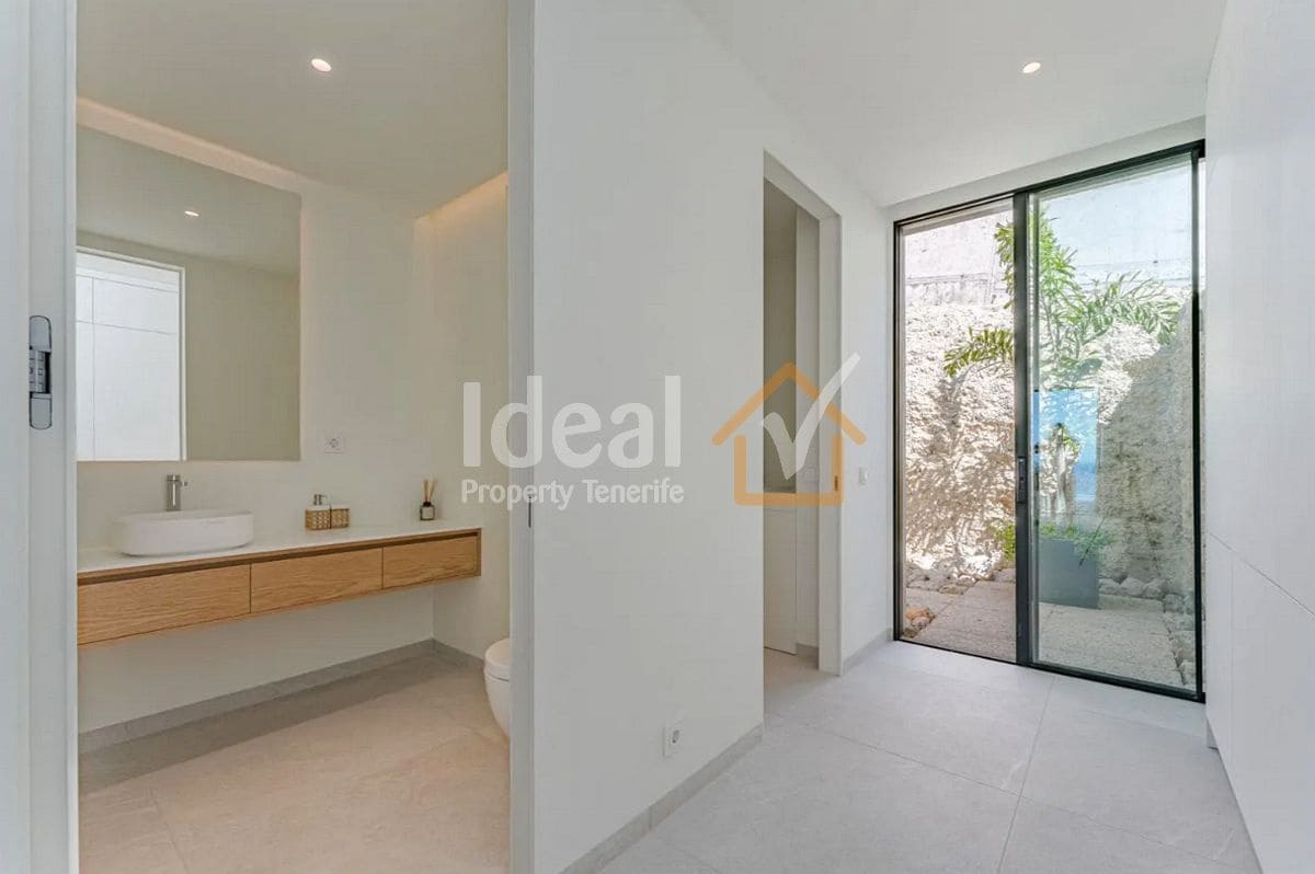 3 soveværelse Villa til salg i Costa Adeje med swimmingpool garage - € 3.810.000 (Ref: 9996598)