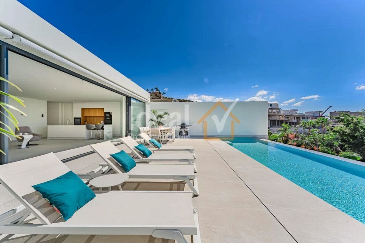 3 soveværelse Villa til salg i Costa Adeje med swimmingpool garage - € 3.810.000 (Ref: 9996598)