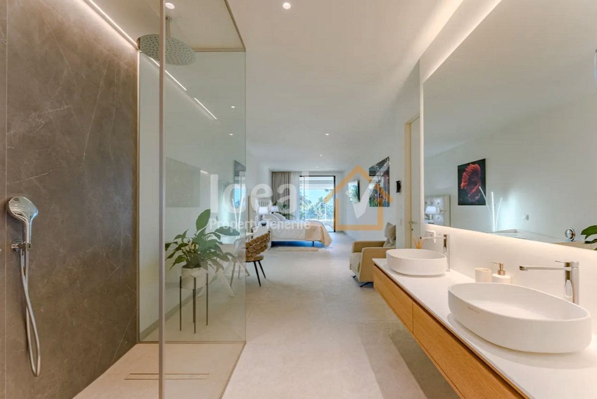 3 soveværelse Villa til salg i Costa Adeje med swimmingpool garage - € 3.810.000 (Ref: 9996598)