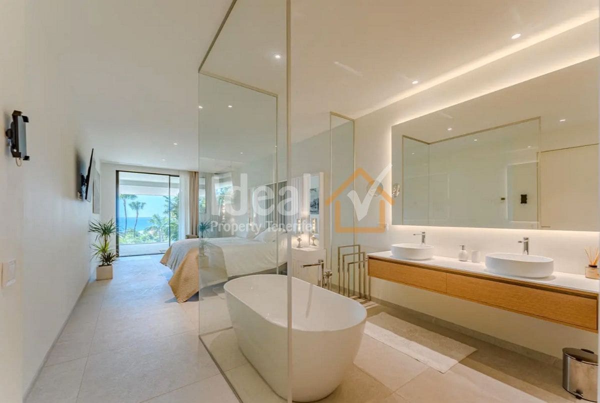 3 soveværelse Villa til salg i Costa Adeje med swimmingpool garage - € 3.810.000 (Ref: 9996598)