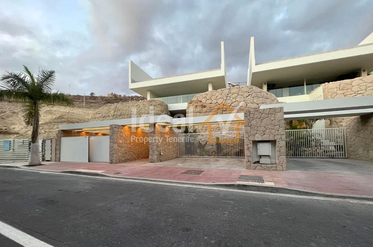 3 soveværelse Villa til salg i Costa Adeje med swimmingpool garage - € 3.810.000 (Ref: 9996598)