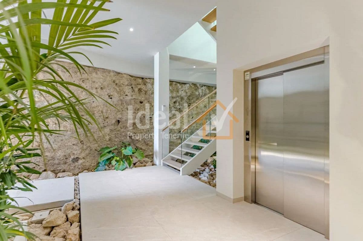 3 soveværelse Villa til salg i Costa Adeje med swimmingpool garage - € 3.810.000 (Ref: 9996598)