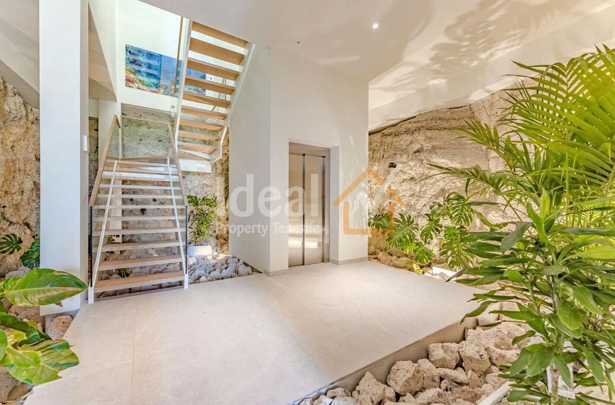 3 soveværelse Villa til salg i Costa Adeje med swimmingpool garage - € 3.810.000 (Ref: 9996598)