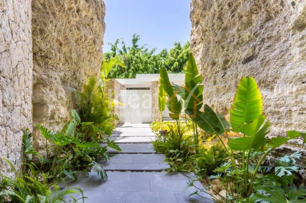 3 soveværelse Villa til salg i Costa Adeje med swimmingpool garage - € 3.810.000 (Ref: 9996598)